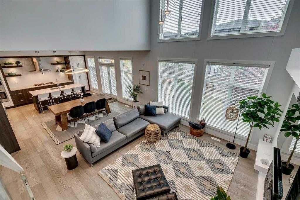 86 West Point Mews SW, Calgary — photo 3 of 50