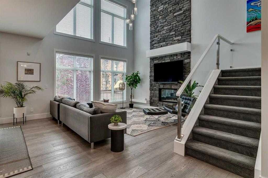 86 West Point Mews SW, Calgary — photo 4 of 50