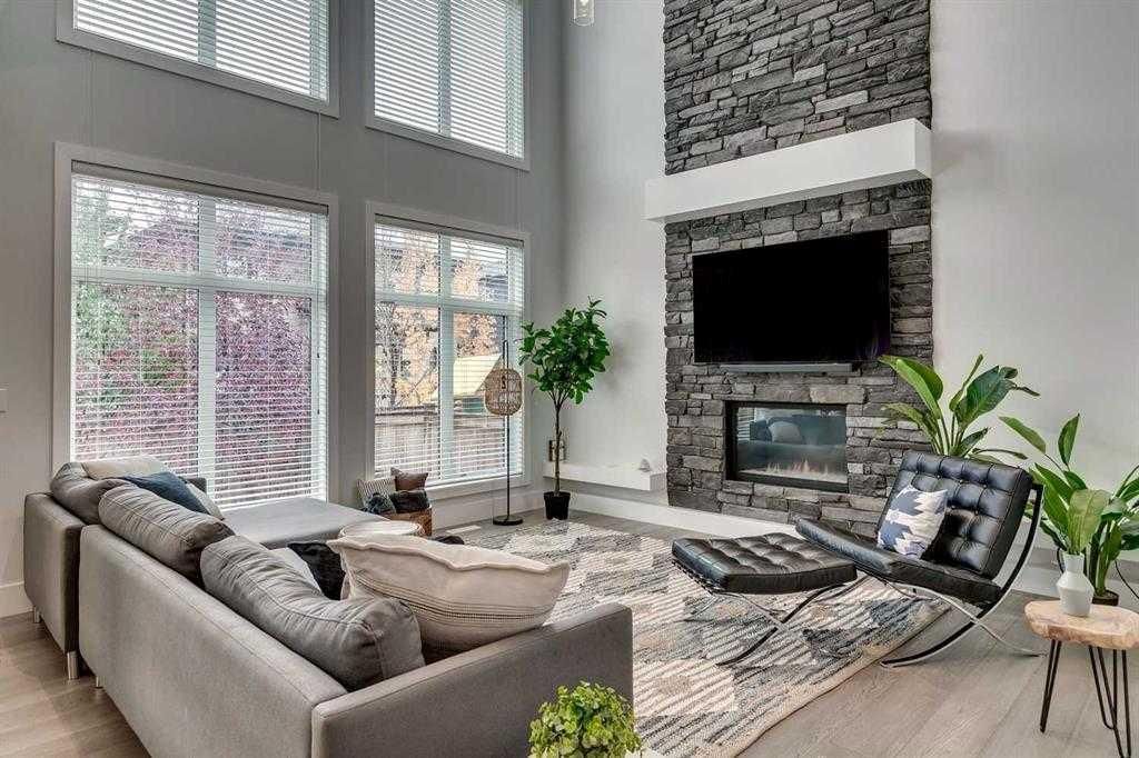 86 West Point Mews SW, Calgary — photo 5 of 50
