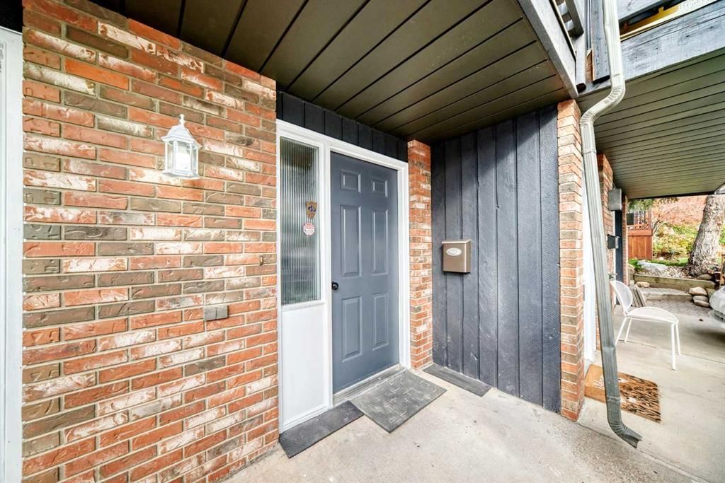 8336 Silver Springs Road NW, Calgary — photo 3 of 50