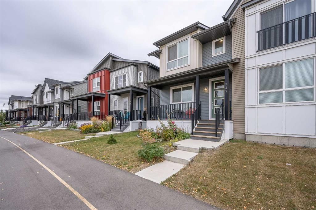 229 Belmont Street SW, Calgary — photo 4 of 33