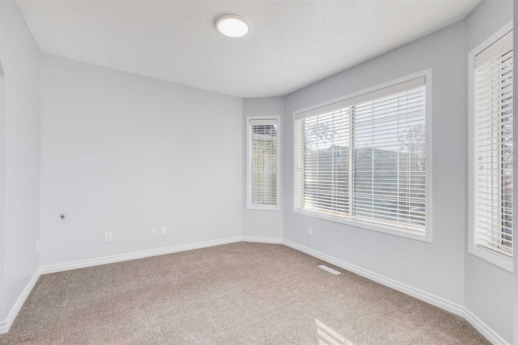 97 Mt Aberdeen Circle SE, Calgary — photo 5 of 32