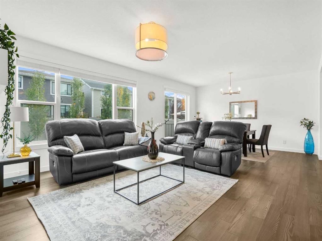 18 West Grove Mews SW, Calgary — photo 5 of 43