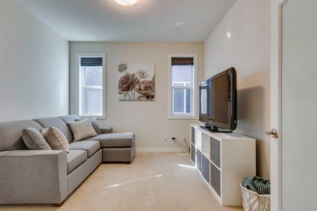 522 Mahogany Manor SE, Calgary — photo 3 of 50