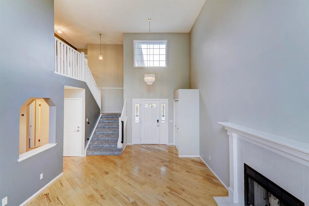 435 Douglas Ridge Mews SE, Calgary — photo 4 of 50