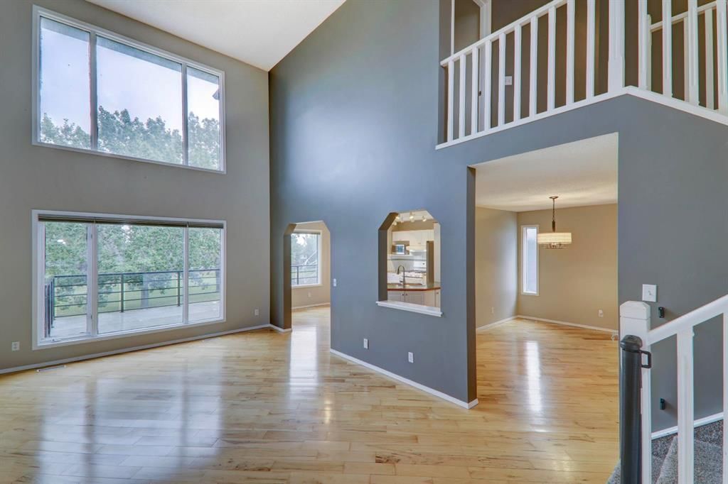 435 Douglas Ridge Mews SE, Calgary — photo 5 of 50