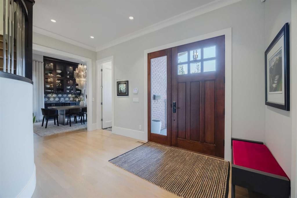 1213 Premier Way SW, Calgary — photo 5 of 40