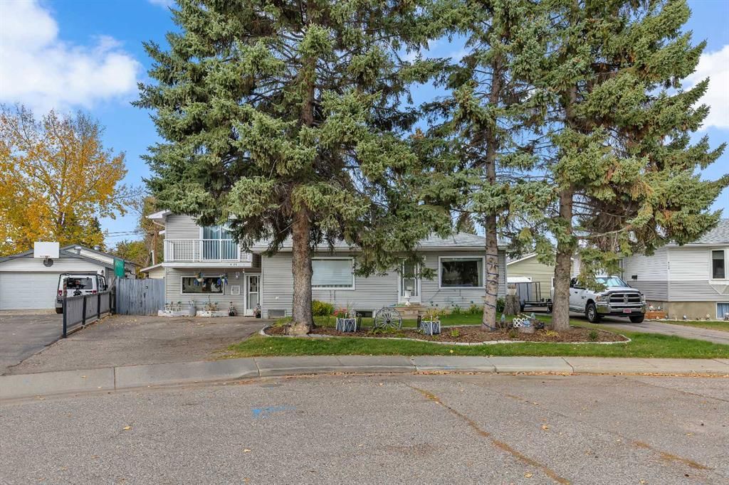 8128 Bowglen Crescent NW, Calgary — photo 2 of 50