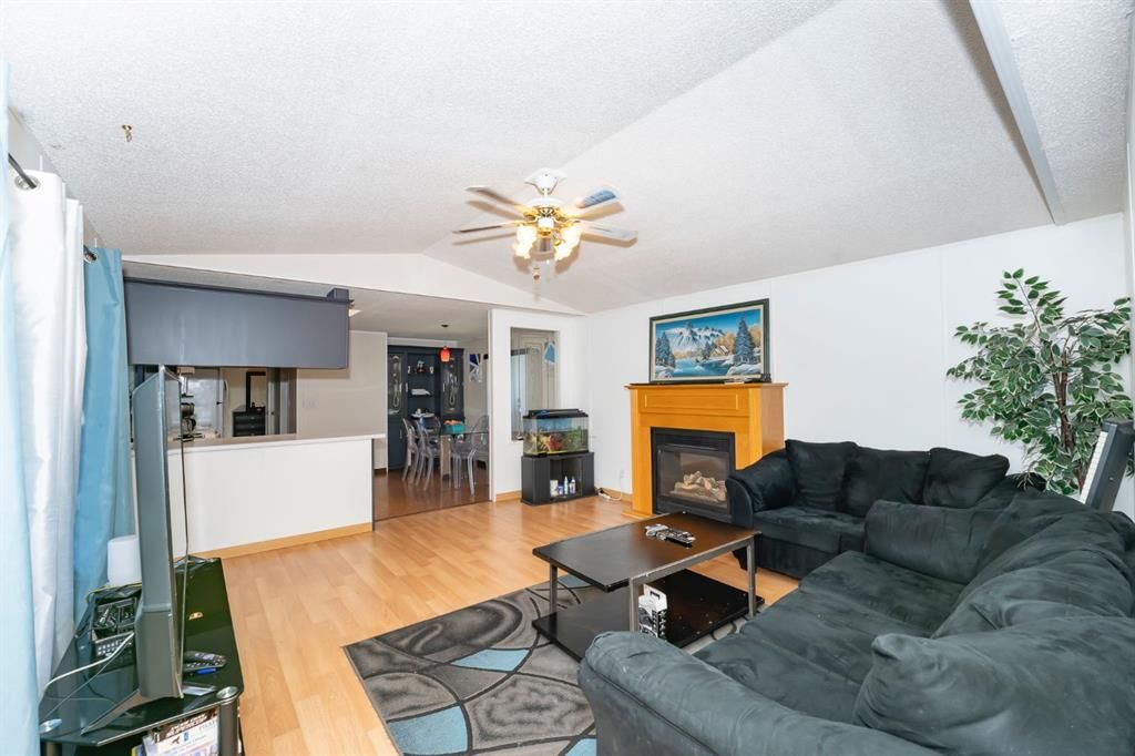 69 Burroughs Place NE, Calgary — photo 5 of 23