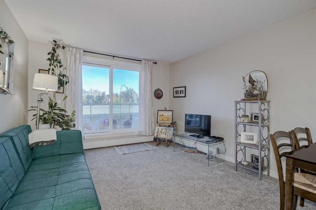 104D, 5601 Dalton Drive NW, Calgary — photo 4 of 46