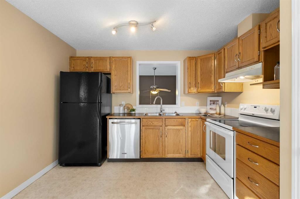 209 Copperfield Lane SE, Calgary — photo 5 of 29