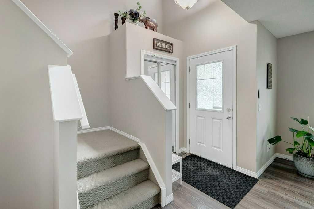 14 Everglen Manor SW, Calgary — photo 4 of 34