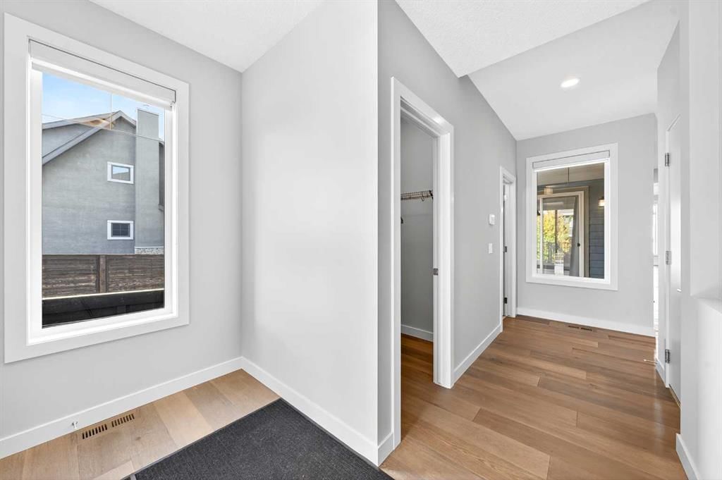 338 Shawnee Boulevard SW, Calgary — photo 2 of 50