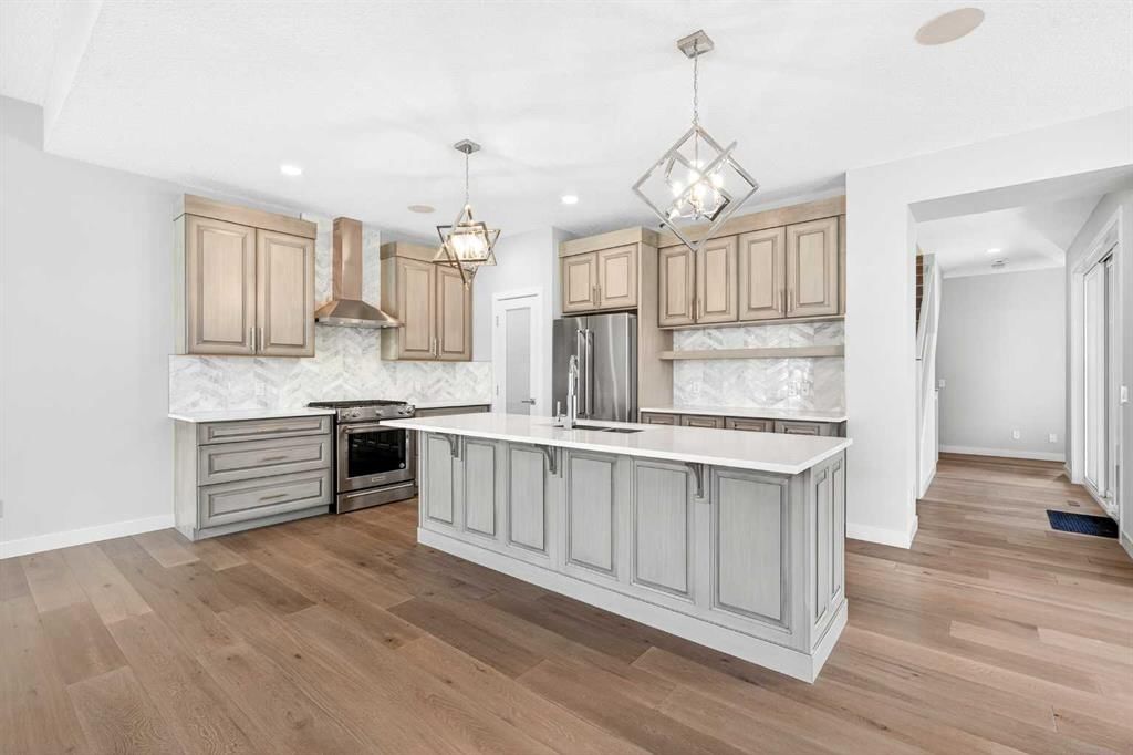 338 Shawnee Boulevard SW, Calgary — photo 5 of 50