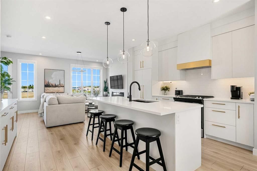 8149 8 Avenue SW, Calgary — photo 3 of 50