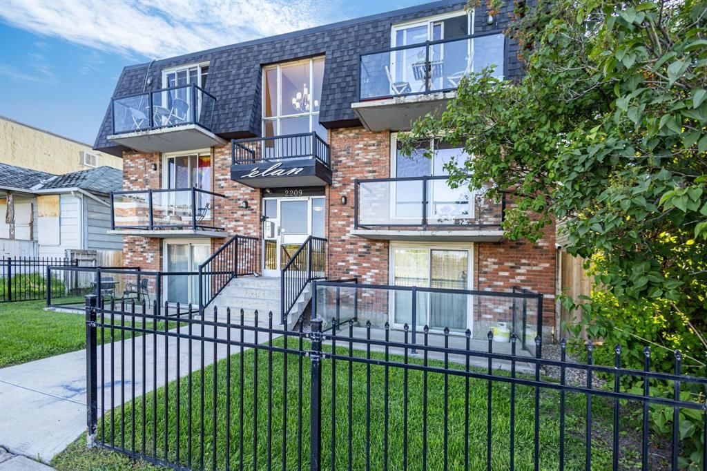201, 2209 14 Street SW, Calgary — photo 3 of 31
