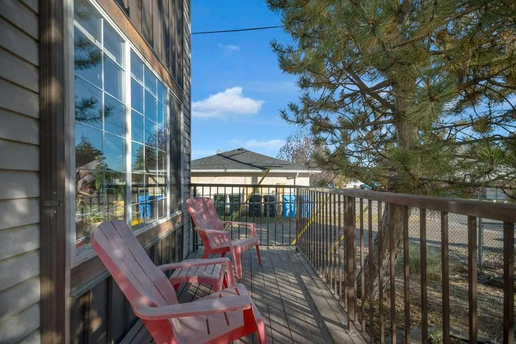 2524 80 Avenue SE, Calgary — photo 3 of 32