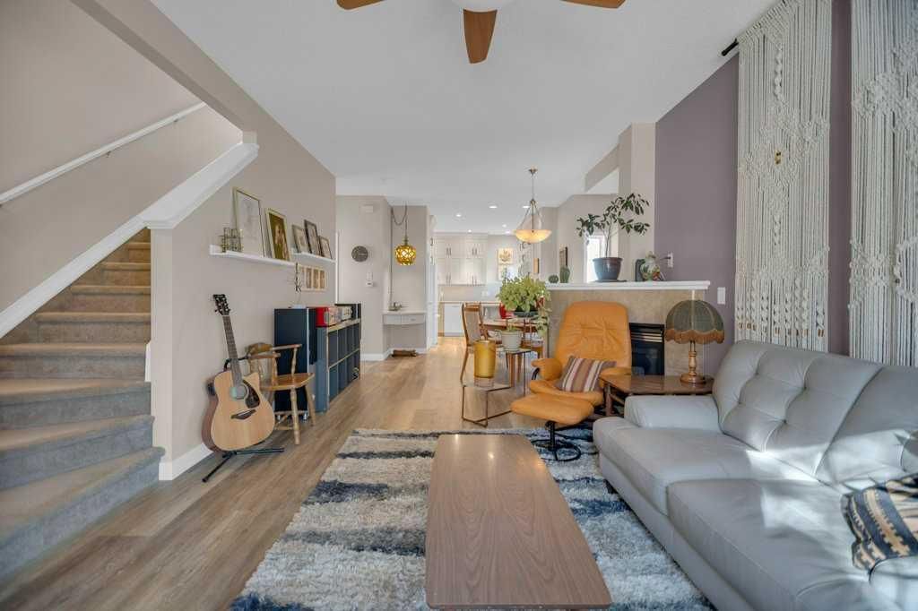 2524 80 Avenue SE, Calgary — photo 5 of 32