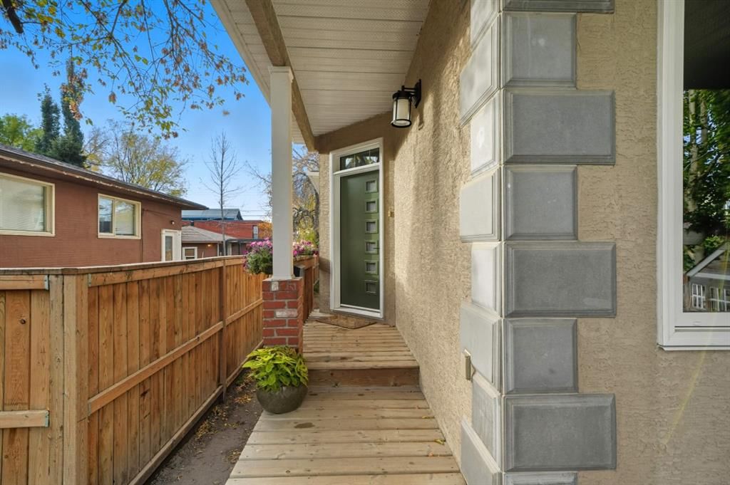 2113 Broadview Road NW, Calgary — photo 5 of 50