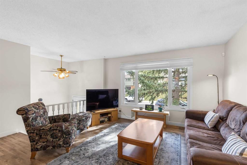 108 Beaconsfield Rise NW, Calgary — photo 4 of 31