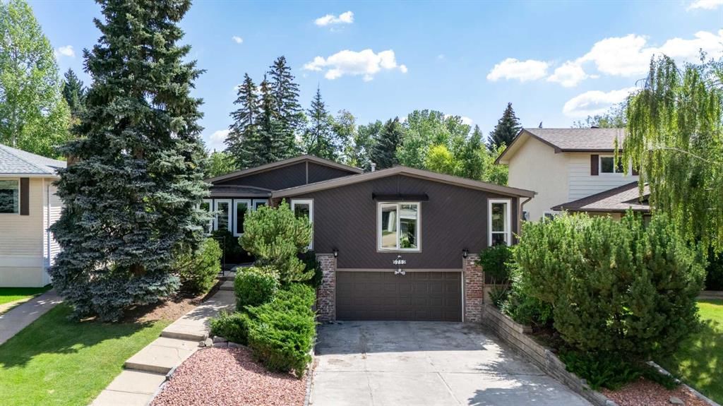 5712 Dalcastle Crescent NW, Calgary — photo 2 of 46