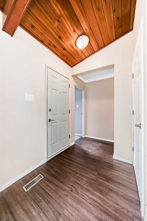 211 Allan Crescent SE, Calgary — photo 4 of 18