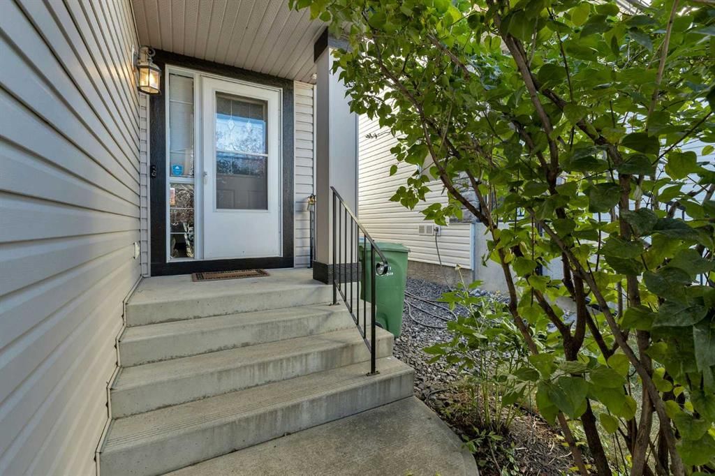 368 Kincora Drive NW, Calgary — photo 3 of 32