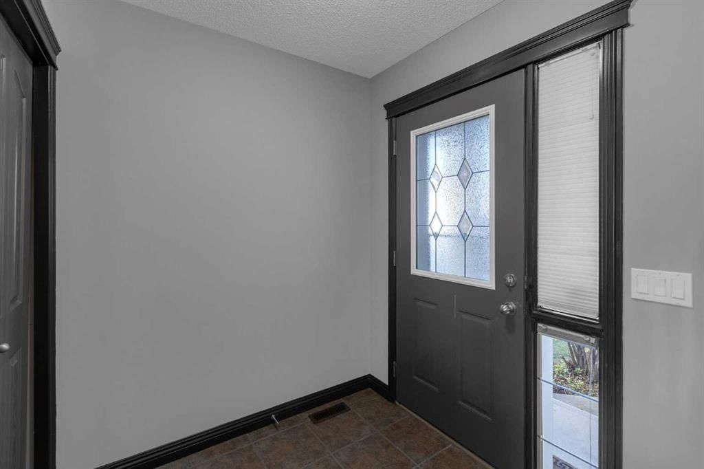 368 Kincora Drive NW, Calgary — photo 4 of 32