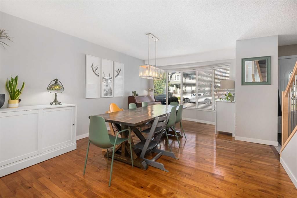 703 20 Avenue NW, Calgary — photo 3 of 37