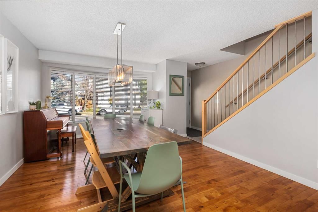 703 20 Avenue NW, Calgary — photo 4 of 37