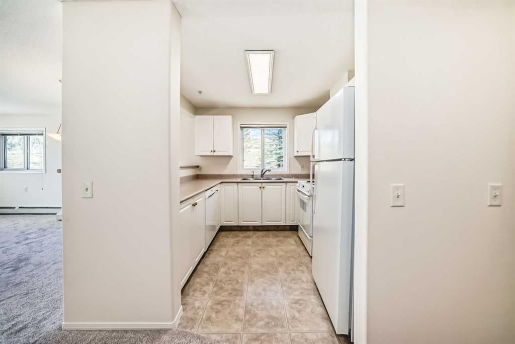 233, 5000 Somervale Court SW, Calgary — photo 3 of 49