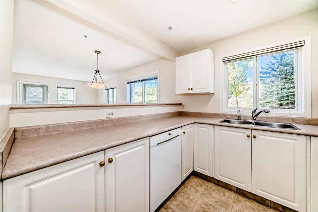 233, 5000 Somervale Court SW, Calgary — photo 4 of 49