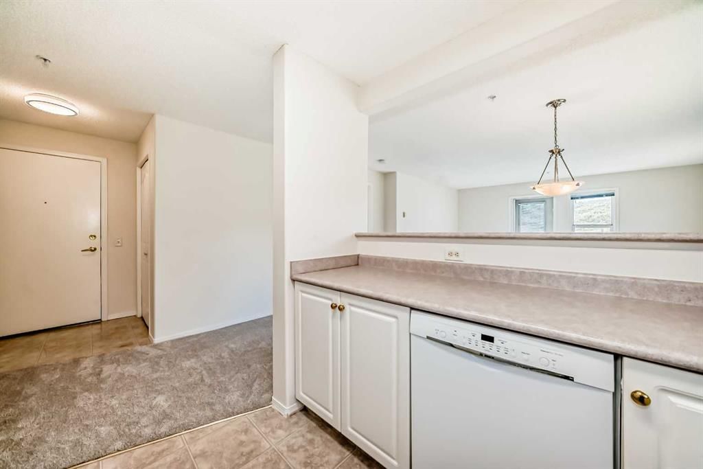 233, 5000 Somervale Court SW, Calgary — photo 5 of 49