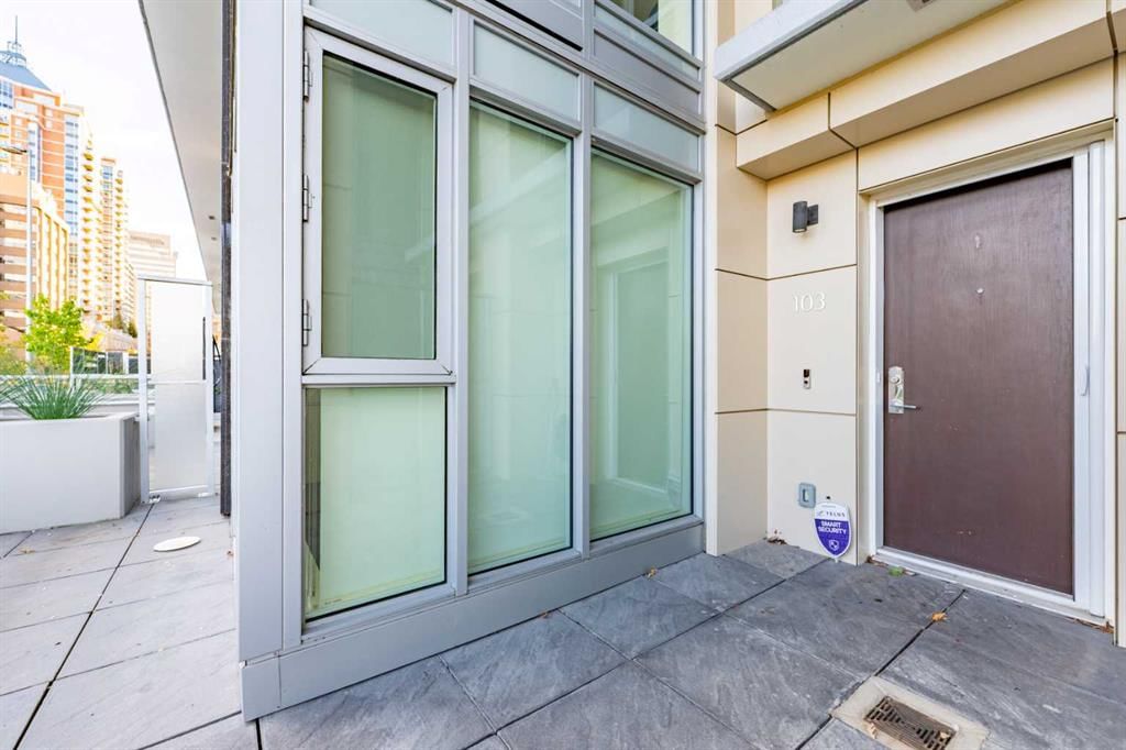 103, 1025 5 Avenue SW, Calgary — photo 4 of 40