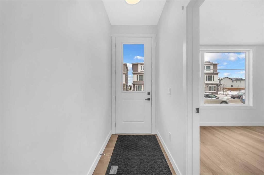 8812 48 Street NE, Calgary — photo 4 of 47