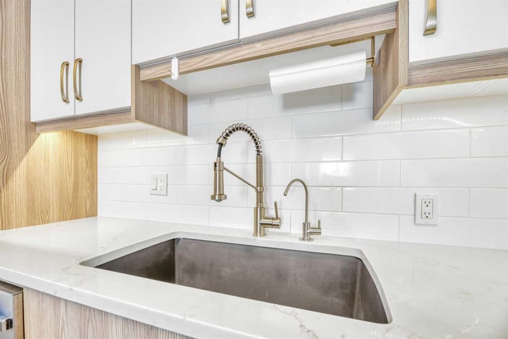 7207 7 Street SW, Calgary — photo 5 of 30