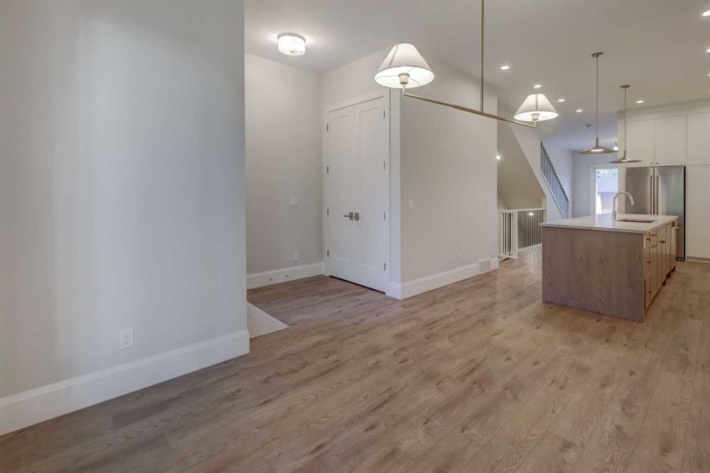 618 27 Avenue NW, Calgary — photo 3 of 37