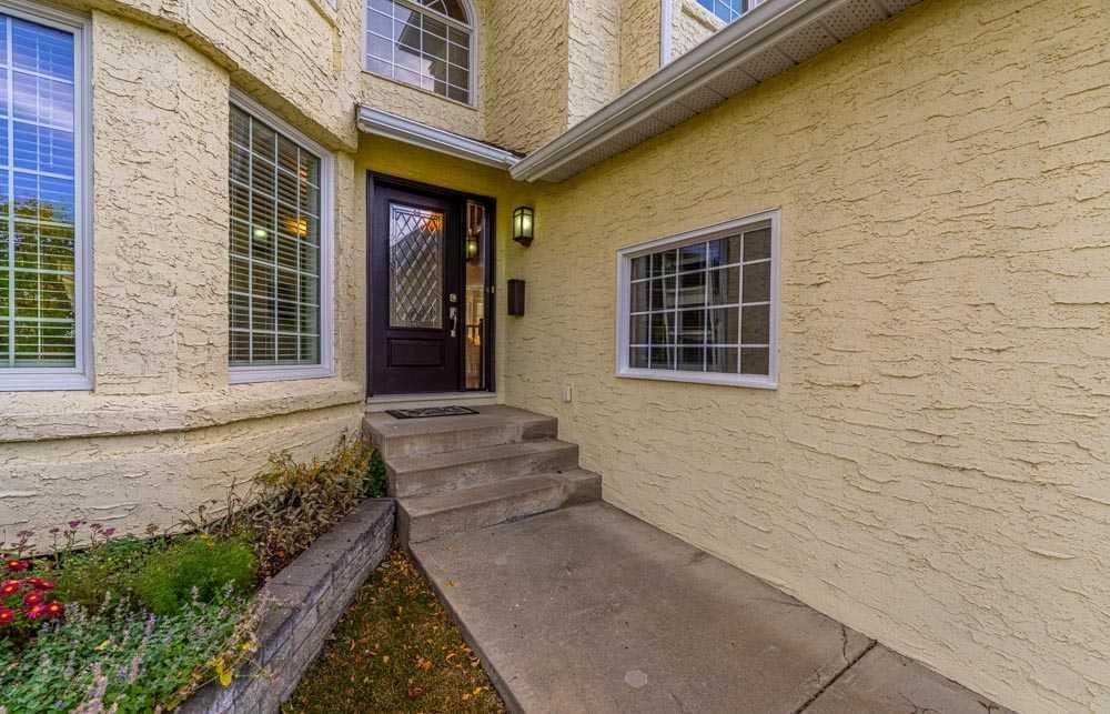 1104 Deer River Circle SE, Calgary — photo 5 of 44