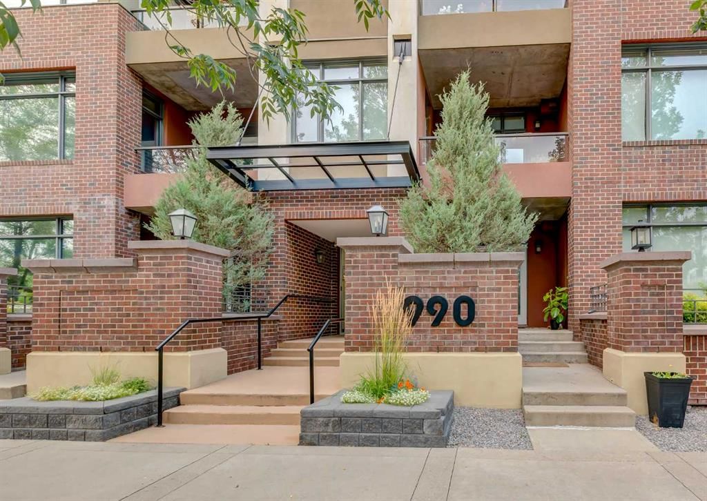 628, 990 Centre Avenue NE, Calgary — photo 2 of 34