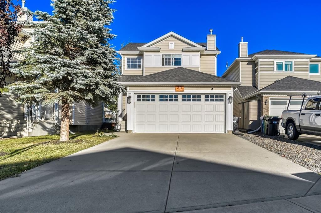30 Royal Elm Drive NW, Calgary — main listing photo