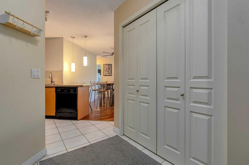 433, 22 Richard Place SW, Calgary — photo 3 of 35