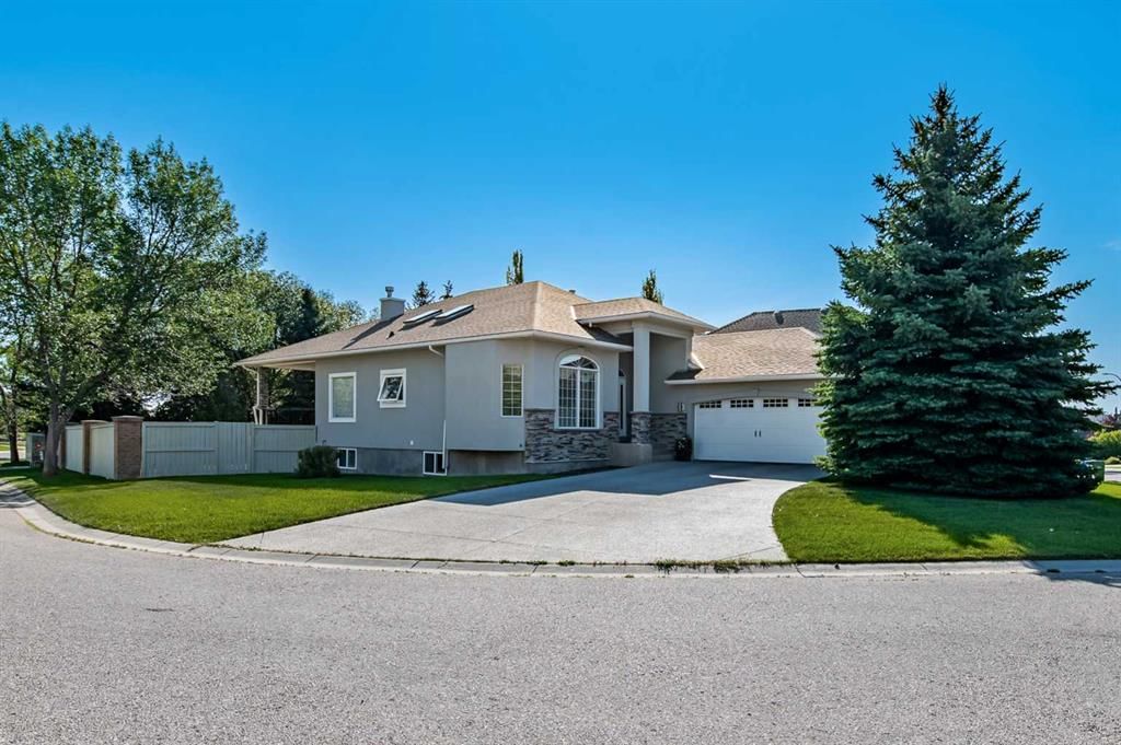 12898 Candle Crescent SW, Calgary — main listing photo