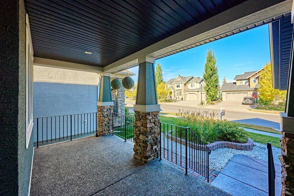 8101 9 Avenue SW, Calgary — photo 3 of 50