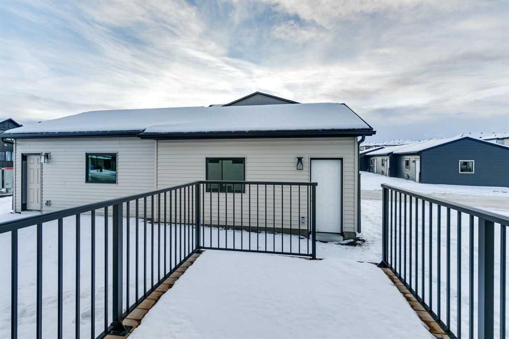 137 Silverton Glen Way SW, Calgary — photo 5 of 40