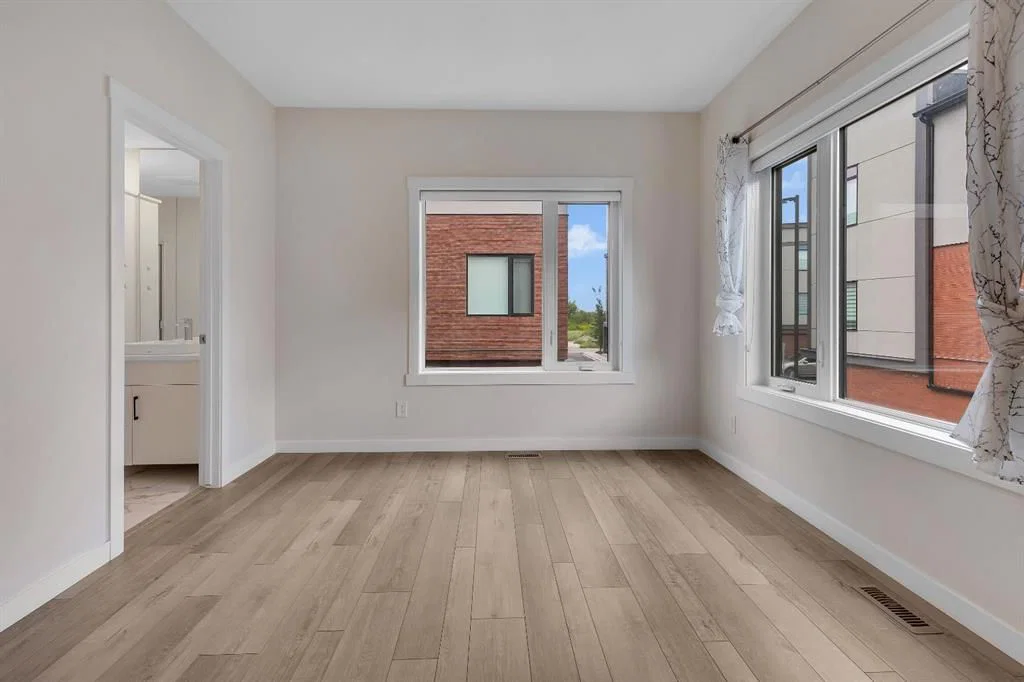 514 Greenbriar Common NW, Calgary — photo 3 of 46