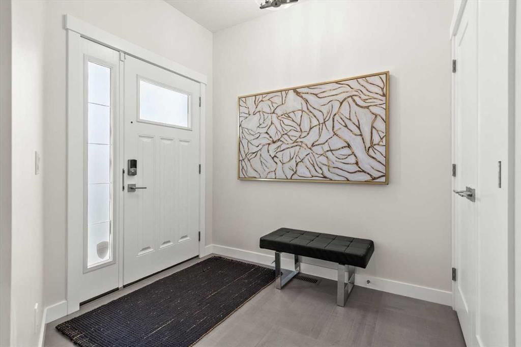 99 Sierra Morena Manor SW, Calgary — photo 3 of 38