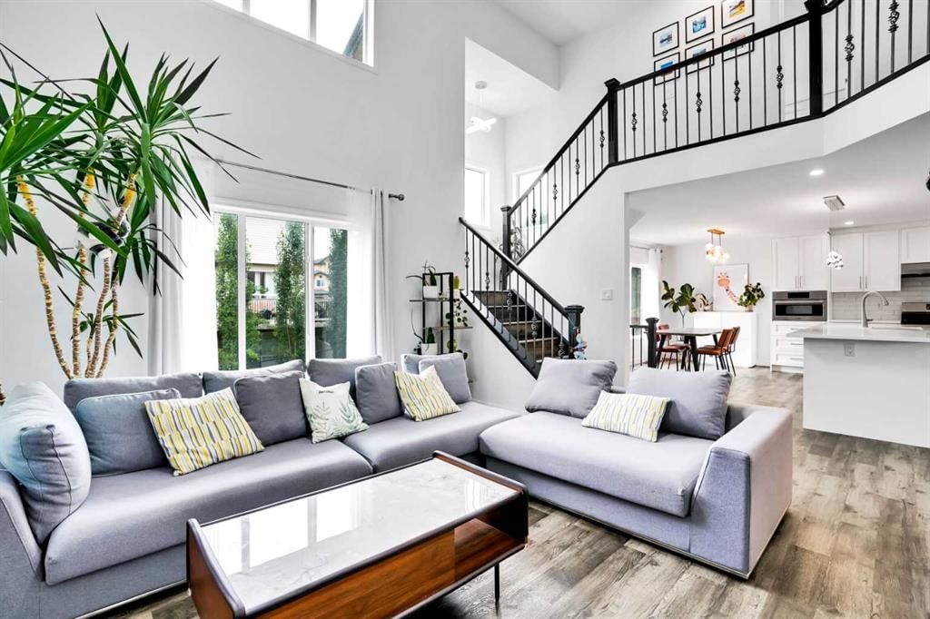 73 Elkton Way SW, Calgary — main listing photo