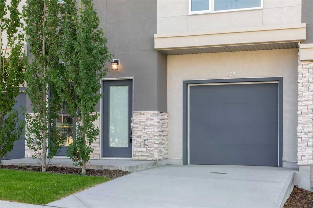 507 Shawnee Square SW, Calgary — photo 2 of 42