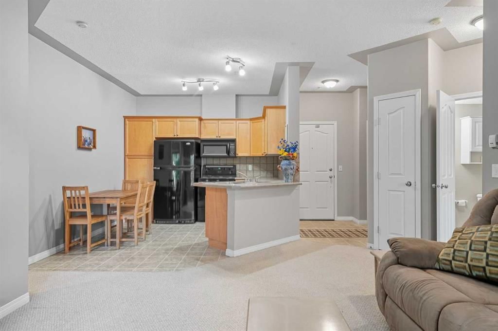 29, 369 Rocky Vista Park NW, Calgary — photo 5 of 28