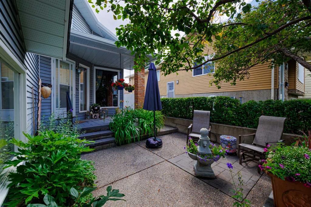 195 Bernard Drive NW, Calgary — photo 3 of 28